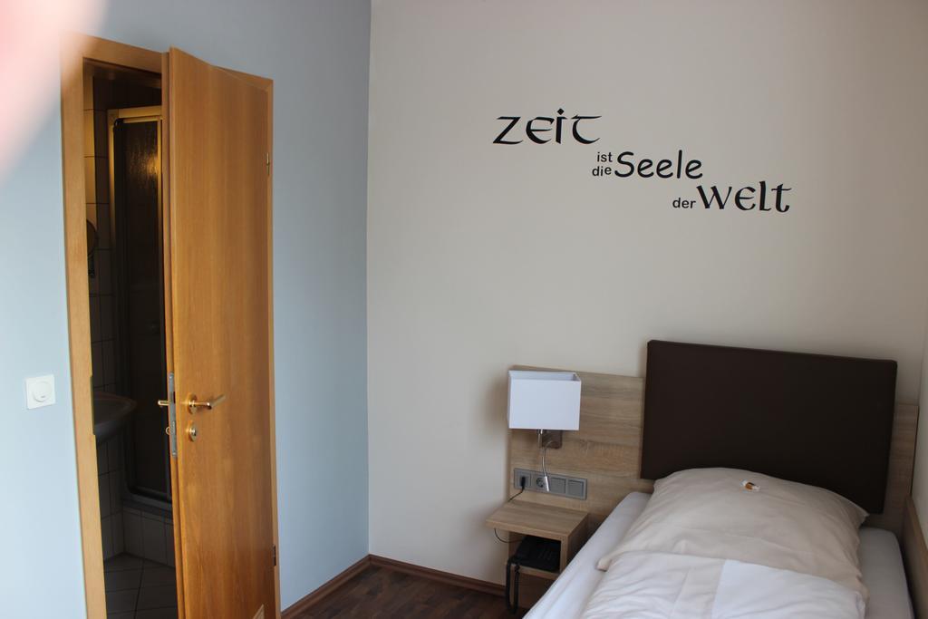 Hotel Dreimaedelhaus Espelkamp-Mittwald Exterior foto